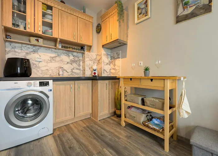 1br Near Delta Mall Varna-terrace&private Parking شقة *